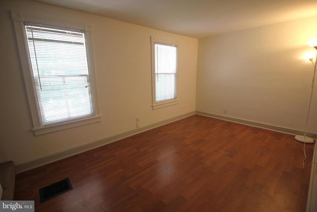 11-13 HART AVE, Hopewell, NJ 08525