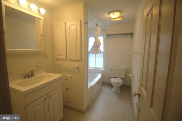 11-13 HART AVE, Hopewell, NJ 08525