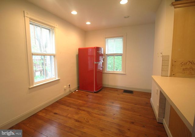 11-13 HART AVE, Hopewell, NJ 08525