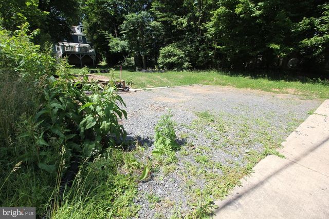 11-13 HART AVE, Hopewell, NJ 08525
