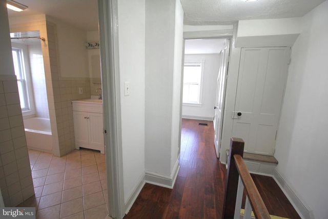 11-13 HART AVE, Hopewell, NJ 08525