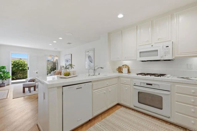 6916 Thrush Place, Carlsbad, CA 92011