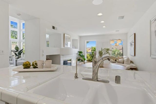 6916 Thrush Place, Carlsbad, CA 92011