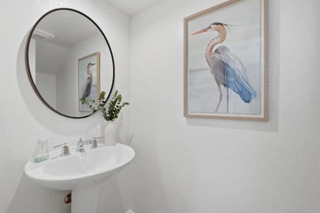 6916 Thrush Place, Carlsbad, CA 92011