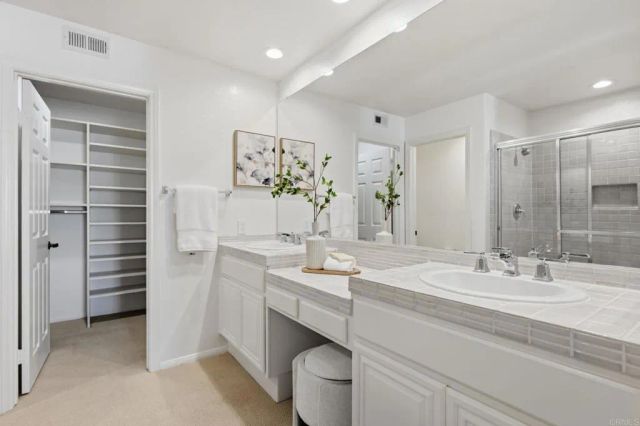 6916 Thrush Place, Carlsbad, CA 92011
