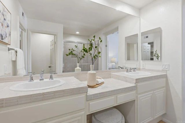 6916 Thrush Place, Carlsbad, CA 92011
