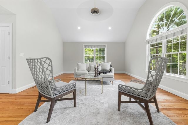 7 Tulip Way, Medway, MA 02053