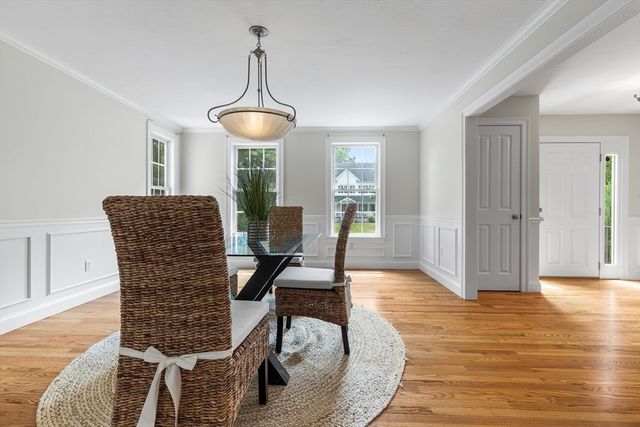 7 Tulip Way, Medway, MA 02053