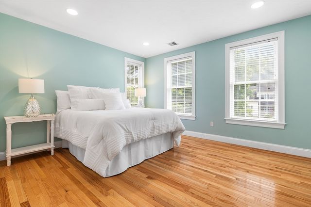 7 Tulip Way, Medway, MA 02053