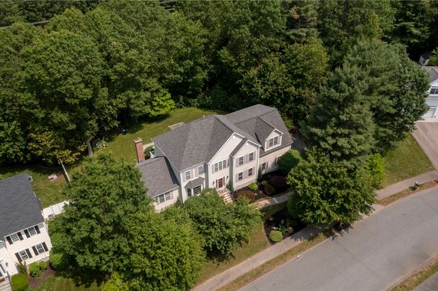 7 Tulip Way, Medway, MA 02053