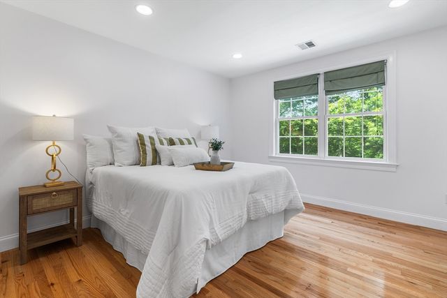 7 Tulip Way, Medway, MA 02053