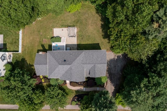 7 Tulip Way, Medway, MA 02053
