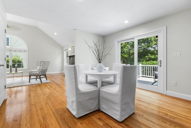 7 Tulip Way, Medway, MA 02053
