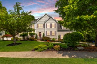 7 Tulip Way, Medway, MA 02053