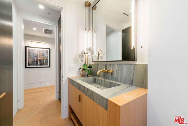 17228 Otsego Street, Encino (los Angeles), CA 91316