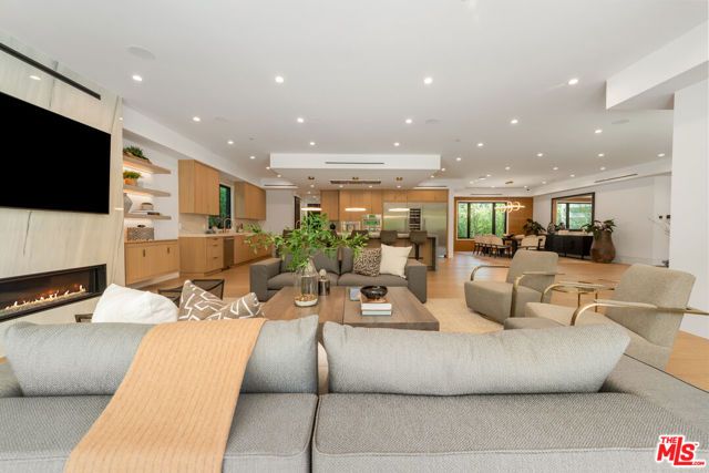 17228 Otsego Street, Encino (los Angeles), CA 91316