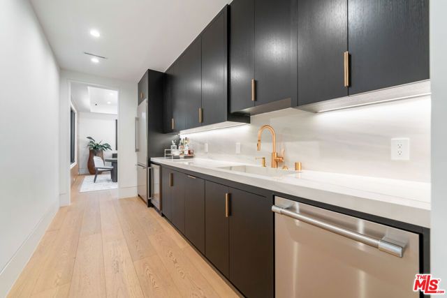 17228 Otsego Street, Encino (los Angeles), CA 91316