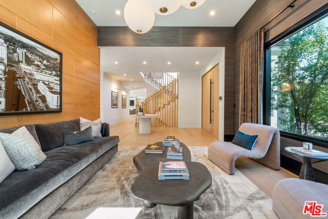 17228 Otsego Street, Encino (los Angeles), CA 91316