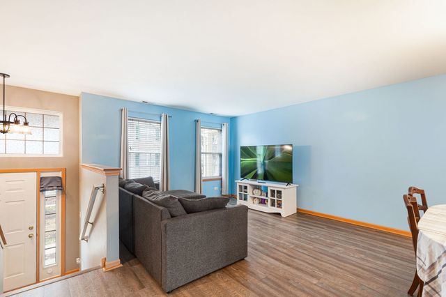 932 Clover Lane, Pingree Grove, IL 60140