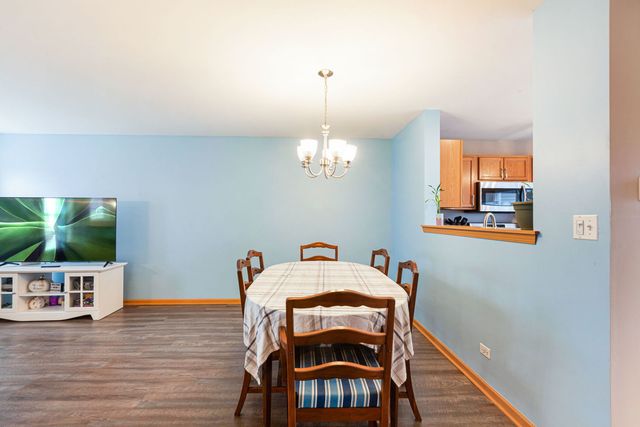 932 Clover Lane, Pingree Grove, IL 60140