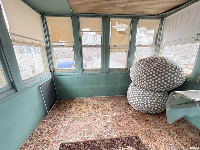 469 N 2ND Avenue, Canton, IL 61520