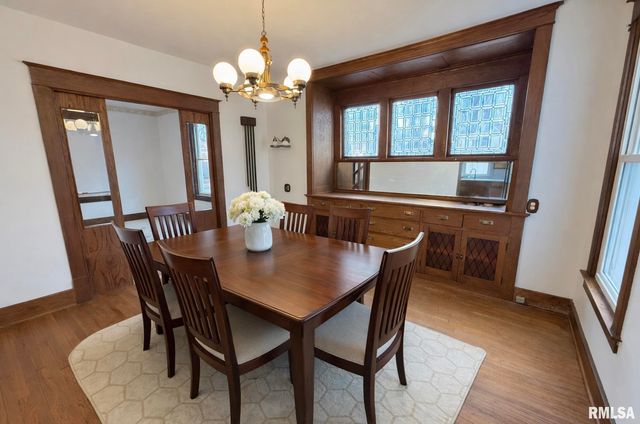 469 N 2ND Avenue, Canton, IL 61520