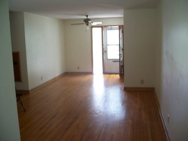 7609 E indianapolis, Wichita, KS 67207