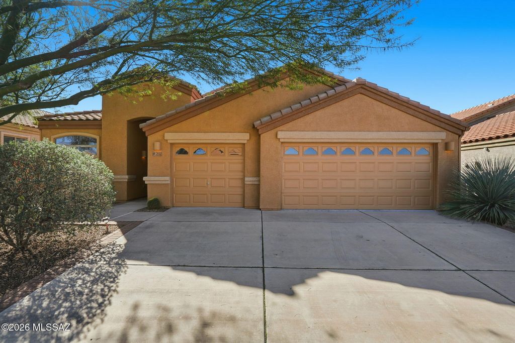 7830 E Treetop Road, Tucson, AZ 85756