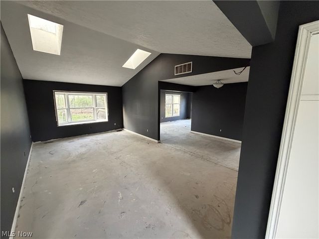556 Greenside Drive, Painesville Twp, OH 44077