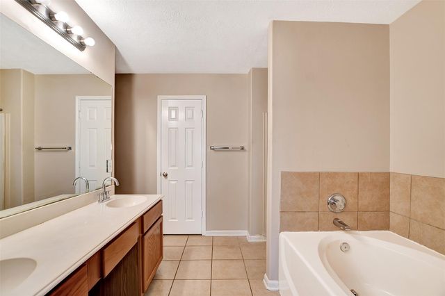 13724 Bighorn Trail, Willis, TX 77378