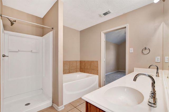 13724 Bighorn Trail, Willis, TX 77378