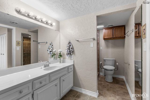 2100 SANTA FE STREET, Wichita Falls, TX 76309