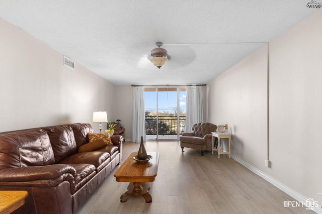 2100 SANTA FE STREET, Wichita Falls, TX 76309