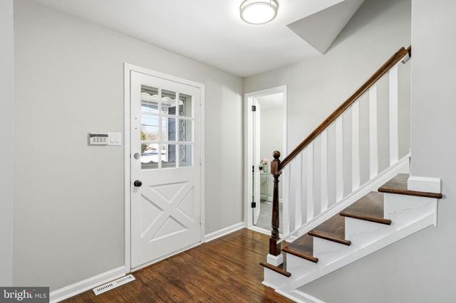 6 WHEELWRIGHT LN, Cherry Hill, NJ 08003