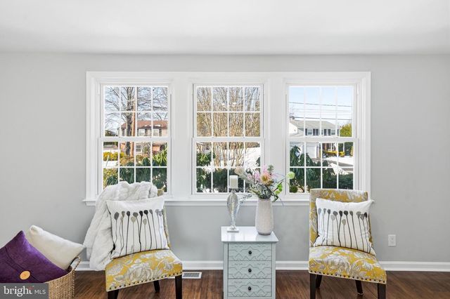 6 WHEELWRIGHT LN, Cherry Hill, NJ 08003