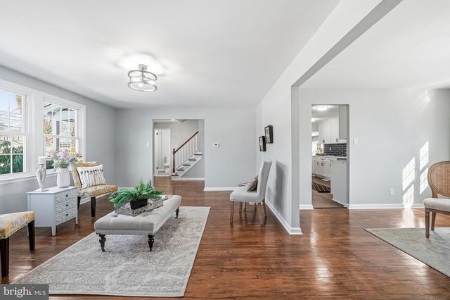 6 WHEELWRIGHT LN, Cherry Hill, NJ 08003