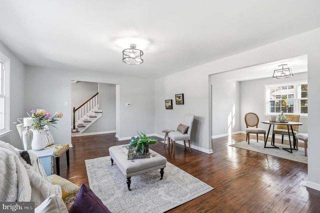 6 WHEELWRIGHT LN, Cherry Hill, NJ 08003