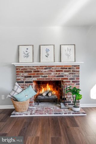 6 WHEELWRIGHT LN, Cherry Hill, NJ 08003