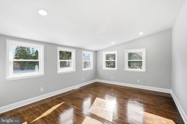 6 WHEELWRIGHT LN, Cherry Hill, NJ 08003