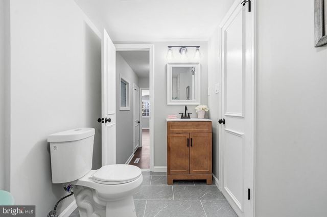 6 WHEELWRIGHT LN, Cherry Hill, NJ 08003