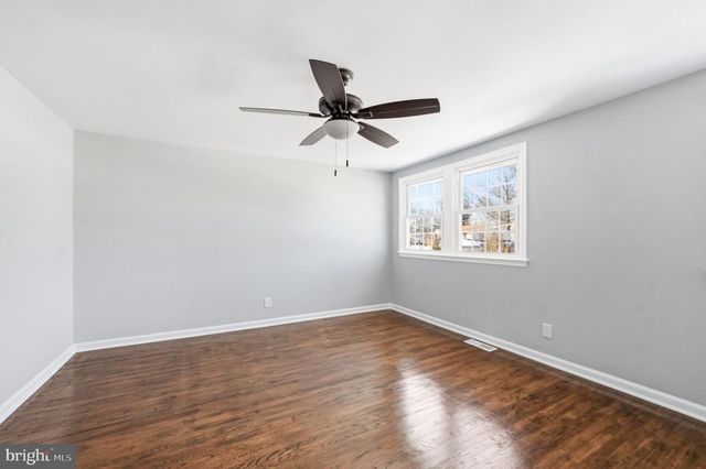 6 WHEELWRIGHT LN, Cherry Hill, NJ 08003