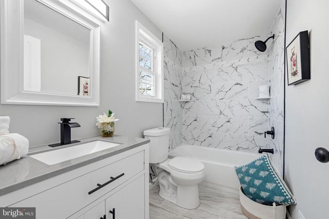 6 WHEELWRIGHT LN, Cherry Hill, NJ 08003