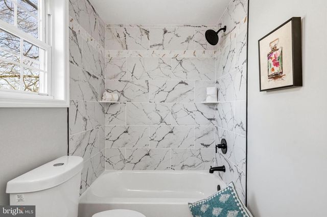 6 WHEELWRIGHT LN, Cherry Hill, NJ 08003