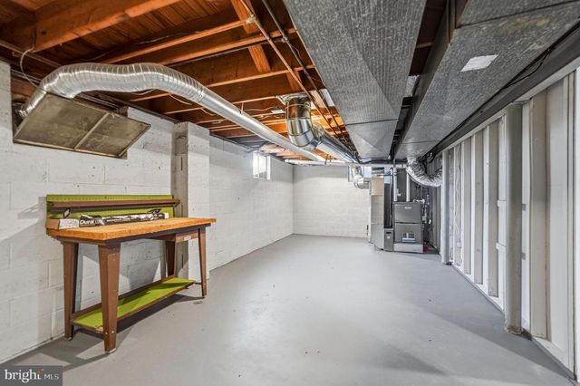 6 WHEELWRIGHT LN, Cherry Hill, NJ 08003