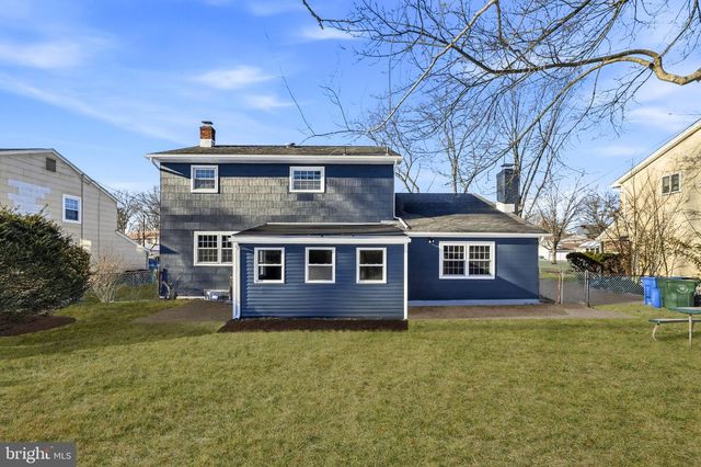 6 WHEELWRIGHT LN, Cherry Hill, NJ 08003