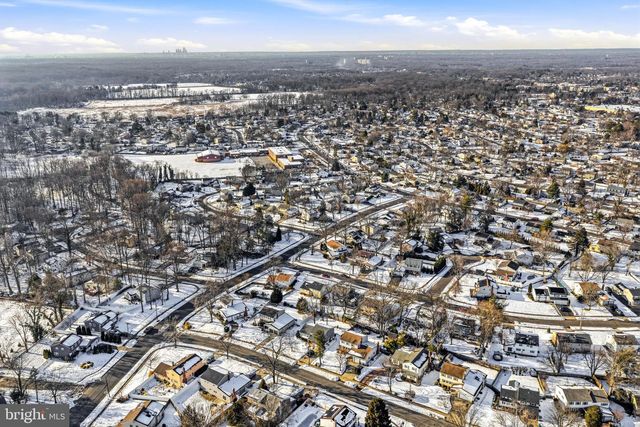 6 WHEELWRIGHT LN, Cherry Hill, NJ 08003