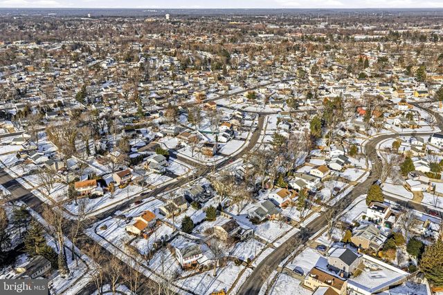 6 WHEELWRIGHT LN, Cherry Hill, NJ 08003