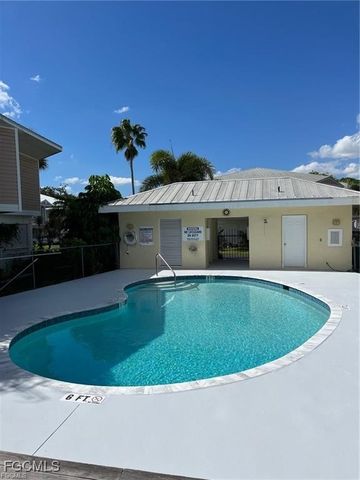 950 Moody RD 110, North Fort Myers, FL 33903