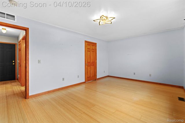 6490 E Coldwater Road, Genesee Charter Township, MI 48506