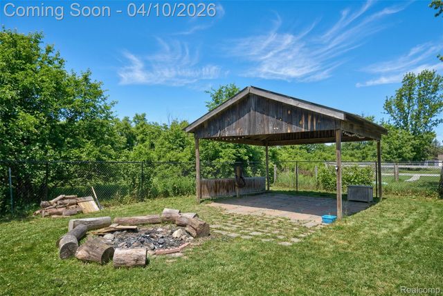 6490 E Coldwater Road, Genesee Charter Township, MI 48506
